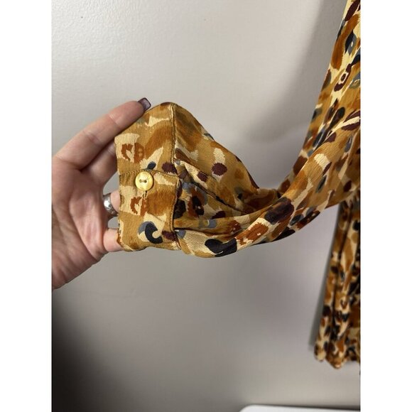 Silhouettes Top 3X Golden Blue Leopard Animal Print Mobwife Button Up Blouse - Picture 3 of 10